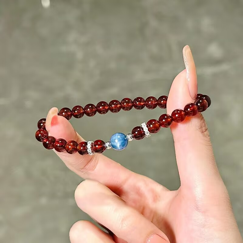 Garnet Kyanite Beaded Bracelet - đánh giá và giá Yoga Fitness Tracker